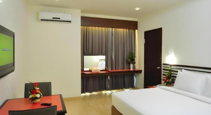 The Color Hotel Hat Yai Extérieur photo